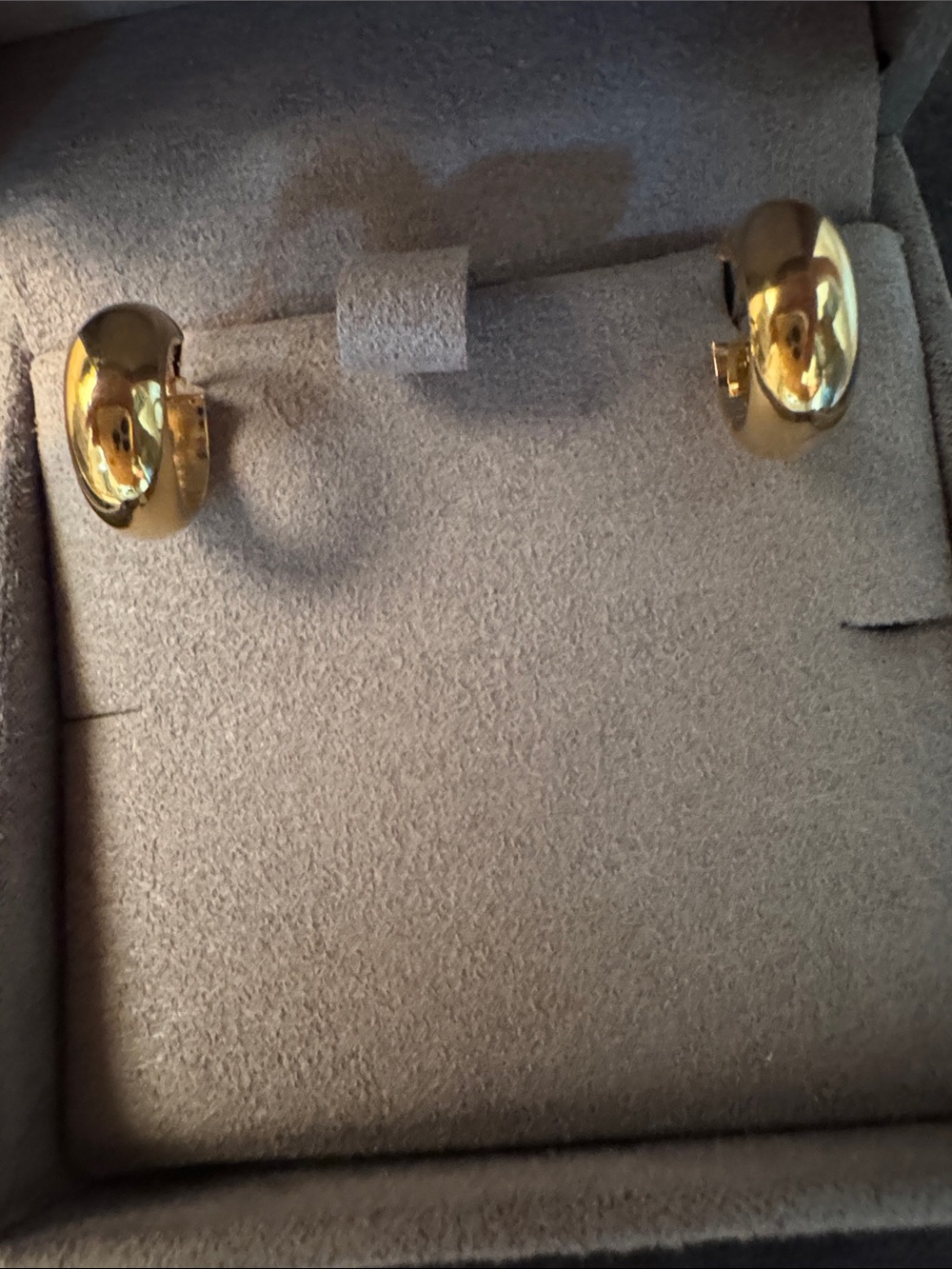 New in Box 14k Solid Yellow Gold Hoop Earrings
